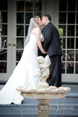 Best Courtyard Lake Lucerne - IW Phillips House Wedding photographer - Sandra Johnson (SJFoto.com)
